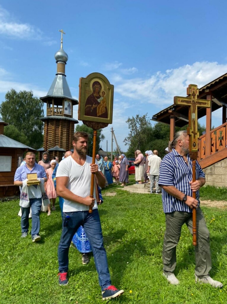 Престольный праздник в храме иконы Божией Матери «Одигитрия» с. Темкино