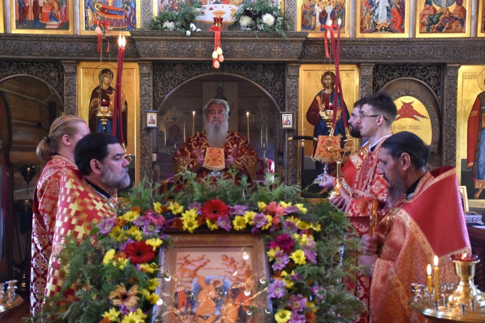 Епископ Вяземский и Гагаринский Сергий совершил Божественную литургию в Свято-Владимирском мужском монастыре на истоке Днепра