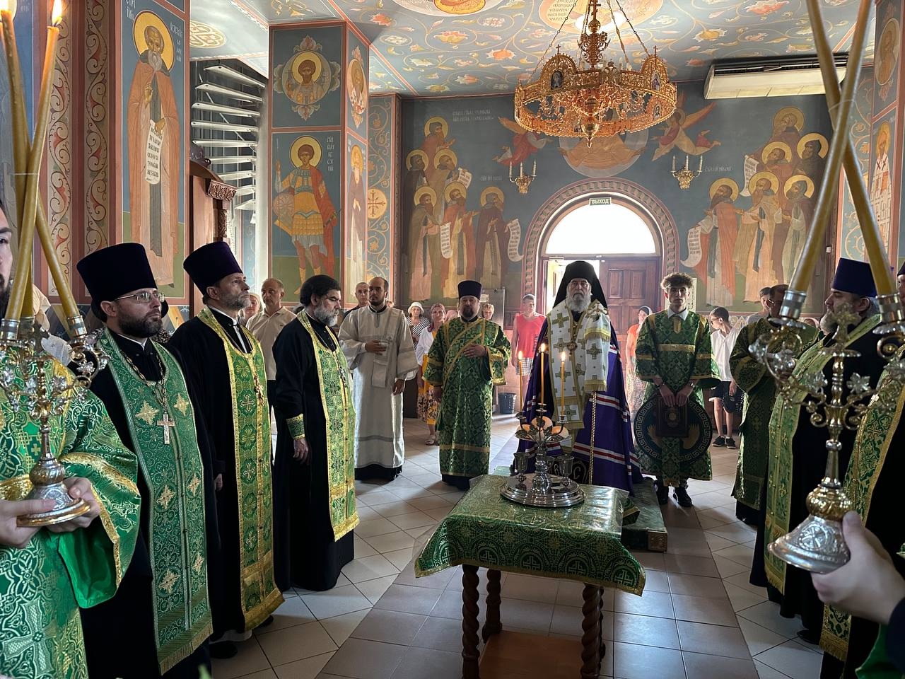 ВСЕНОЩНОЕ БДЕНИЕ В КАНУН ПРЕСТОЛЬНОГО ПРАЗДНИКА В ХРАМЕ ПРЕПОДОБНОГО СЕРГИЯ РАДОНЕЖСКОГО СЕЛА ДИВНОМОРСКОЕ
